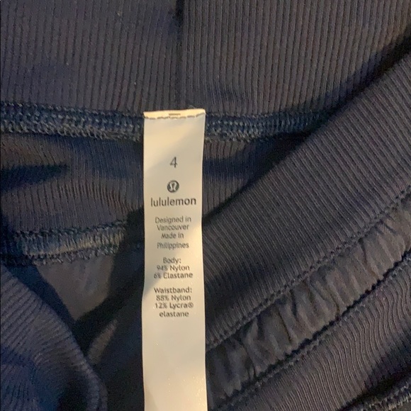 Dance Studio Crop 25” Navy Blue - Picture 3 of 4